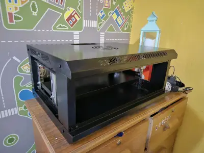 Gabinete Rack Mural IAIT 19” con Puerta Vidrio - miniatura 5