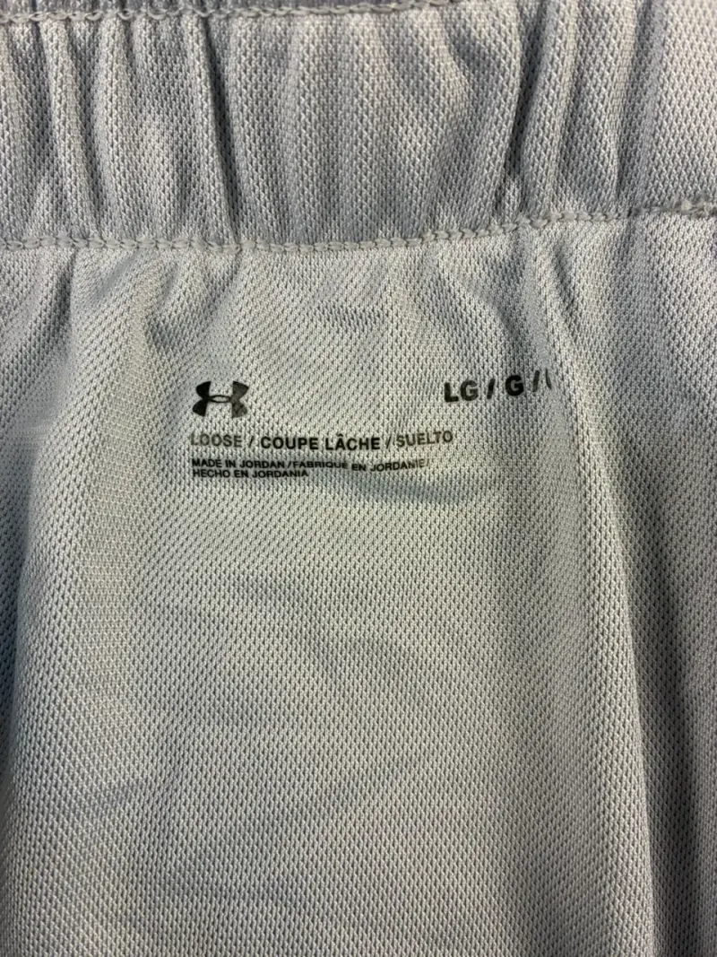 Shorts deportivos grises Under Armour para hombr L - 2