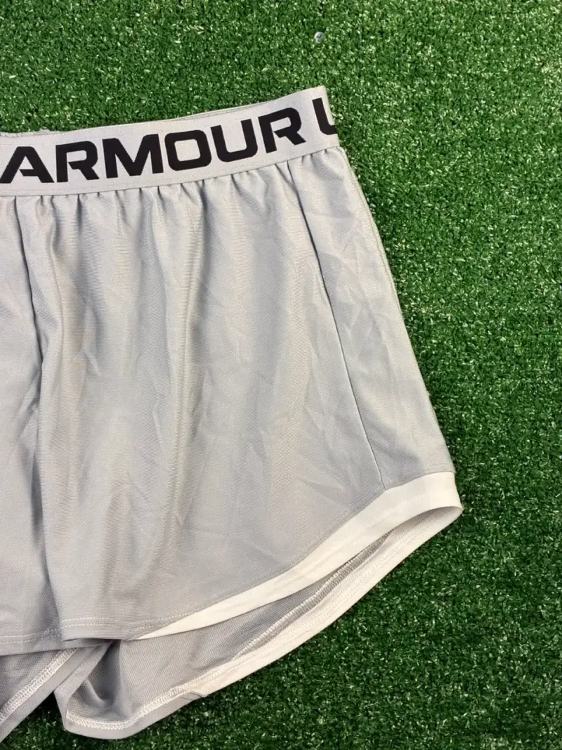 Shorts deportivos grises Under Armour para hombr L - 4