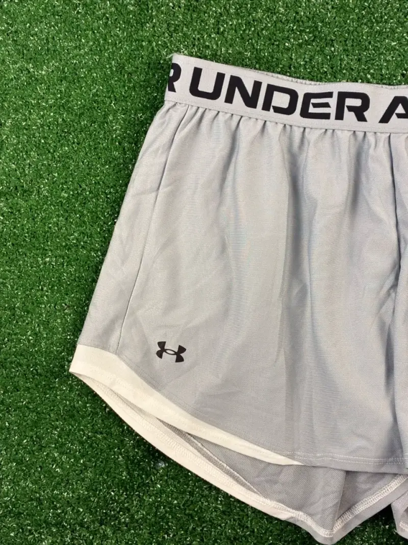 Shorts deportivos grises Under Armour para hombr L - 5