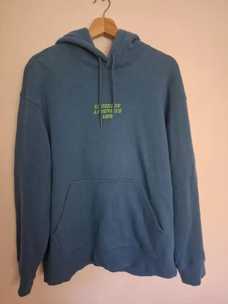 Polerón azul con diseño gráfico verde Talla L - 3