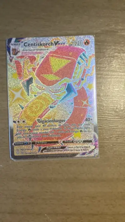 Carta Pokémon Centiskorch VMAX holográfica - miniatura 1