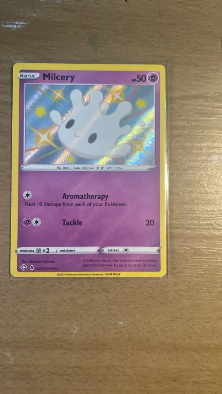 Carta Pokémon Milcery holográfica - 1