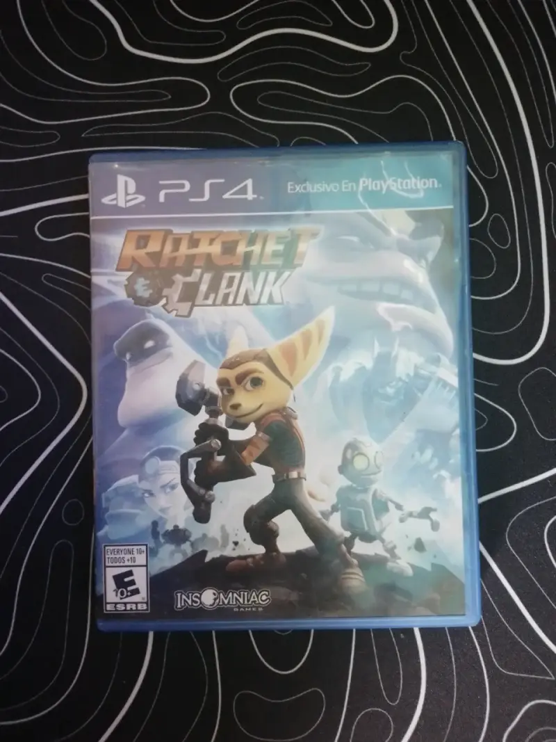 Juego PS4 Ratchet & Clank en buen estado - 1