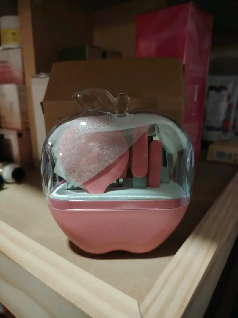 Set de Manicure en Estuche Manzana Rosado Avon - 2