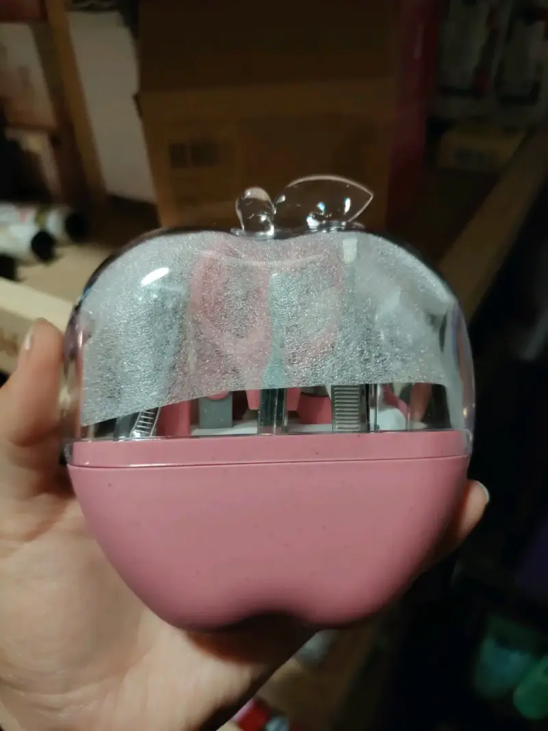 Set de Manicure en Estuche Manzana Rosado Avon - 4