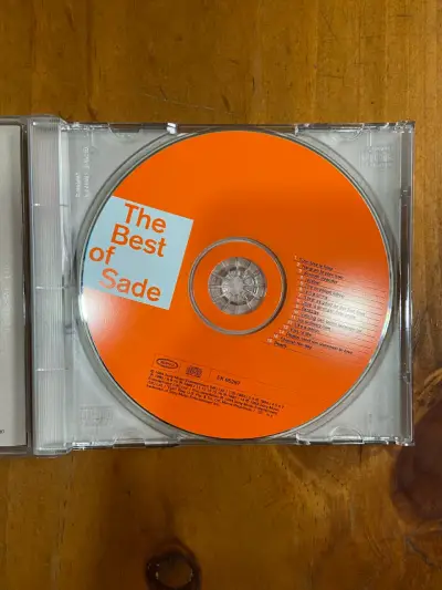CD The Best of Sade en buen estado - miniatura 3