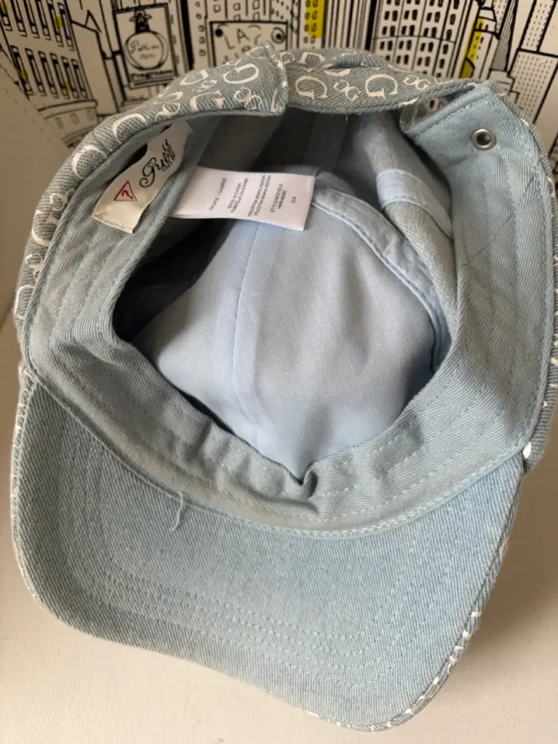 Gorra de mezclilla marca Guess - 3