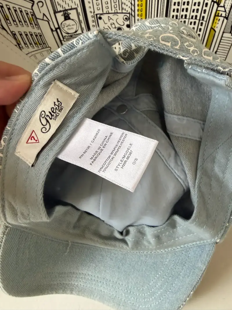 Gorra de mezclilla marca Guess - 5