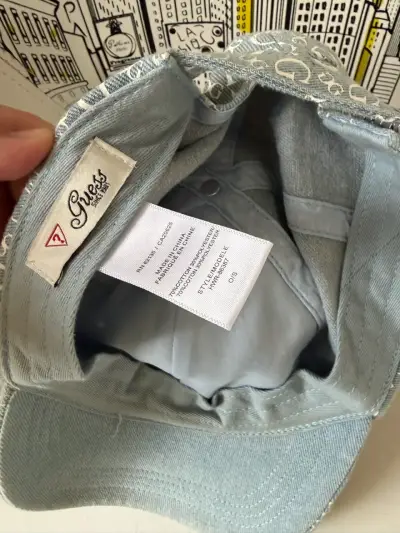 Gorra de mezclilla marca Guess - miniatura 5