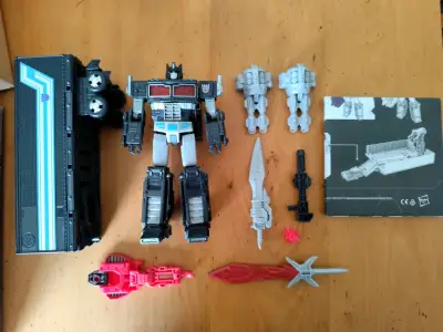 Figura Transformers WFC Nemesis Prime - miniatura 2