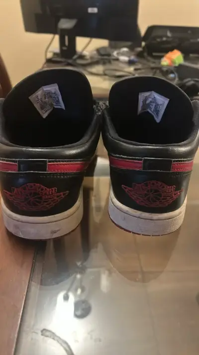 Zapatillas Air Jordan 1 Retro Negro Rojo - miniatura 3