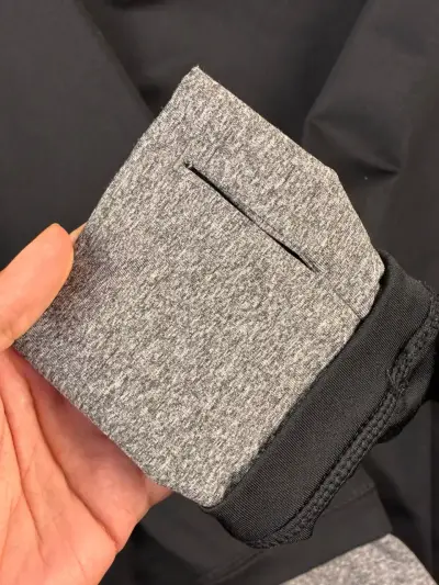 Polerón deportivo negro Reebok con cierre - miniatura 4