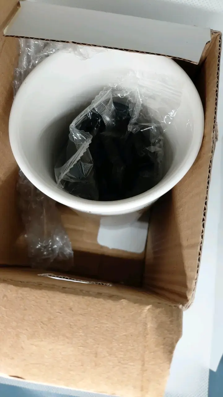 Vaso de cerámica con tapa y bombilla - 4