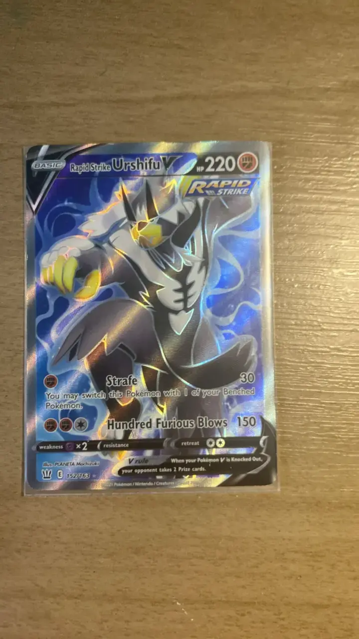 Carta Pokémon Urshifu V Golpe Brusco - 1