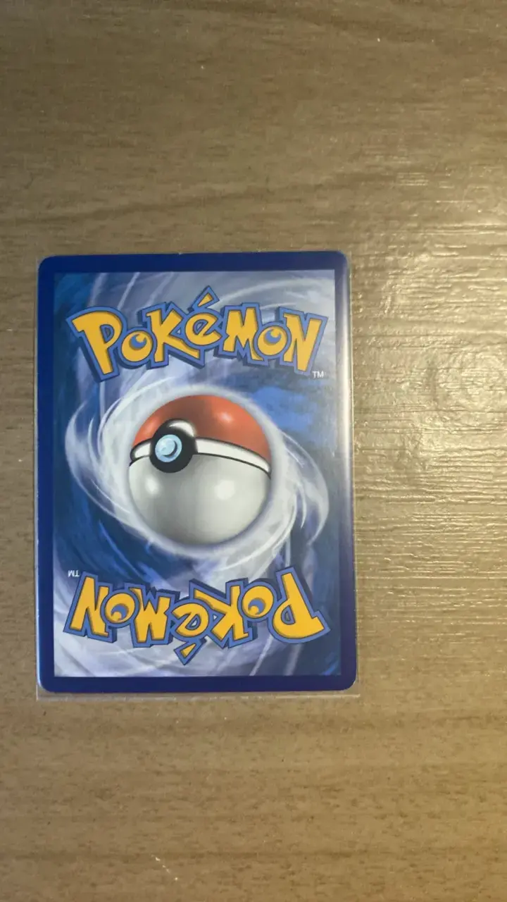 Carta Pokémon Urshifu V Golpe Brusco - 2