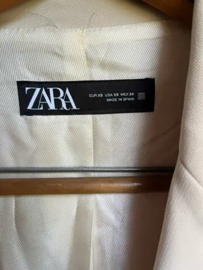 Blazer beige elegante Zara para mujer - miniatura 2