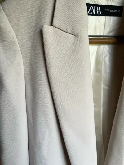 Blazer beige elegante Zara para mujer - miniatura 3