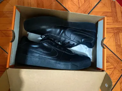 Zapatillas negras Nike para hombre - miniatura 1
