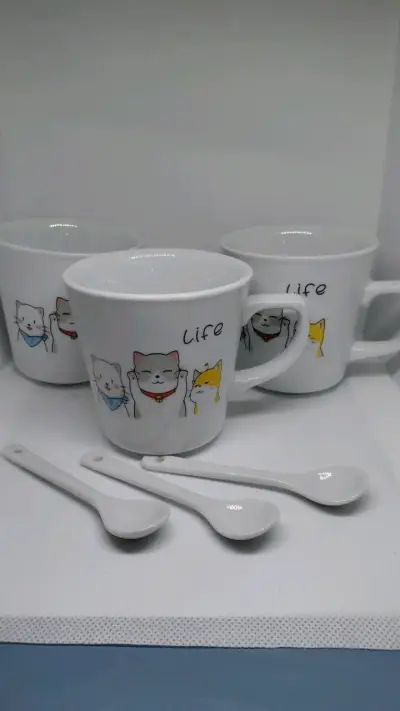Set de Tazas de Cerámica con Diseño de Gatos - miniatura 1