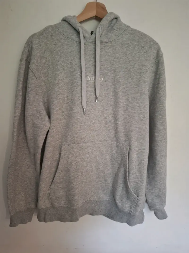 Polerón gris con capucha unisex Talla M - 2
