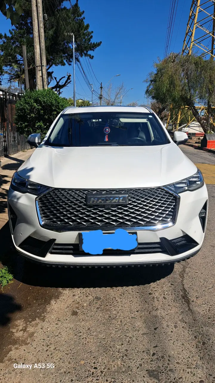 SUV Haval blanca en buen estado - 1