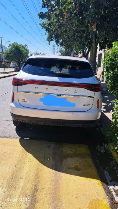 SUV Haval blanca en buen estado - miniatura 4