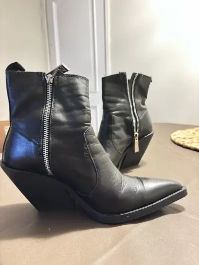 Botines de cuero negro con tacón marca Zara alto - miniatura 3