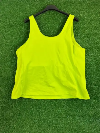 Polera deportiva sin mangas amarilla - miniatura 5