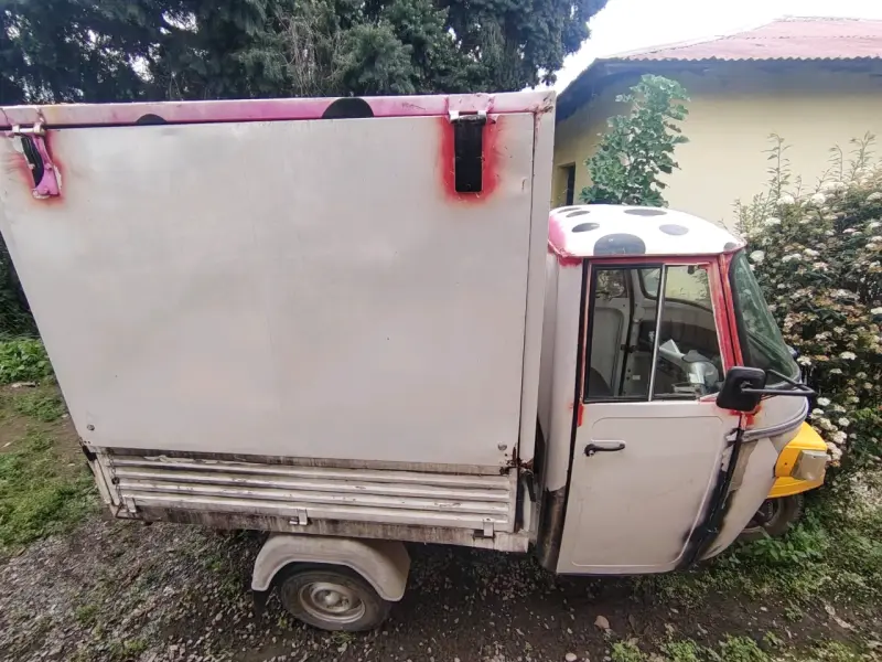 Motocarro de carga Piaggio Ape 600D usado - 2