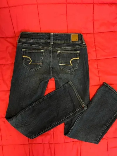 Jeans American Eagle azul oscuro para mujer - miniatura 3