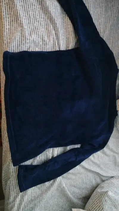 Pijama polar azul con diseño de perro - miniatura 3