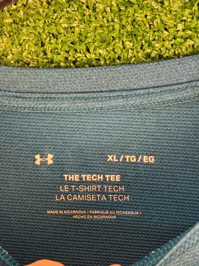 Polera deportiva azul Under Armour para hombre - miniatura 2