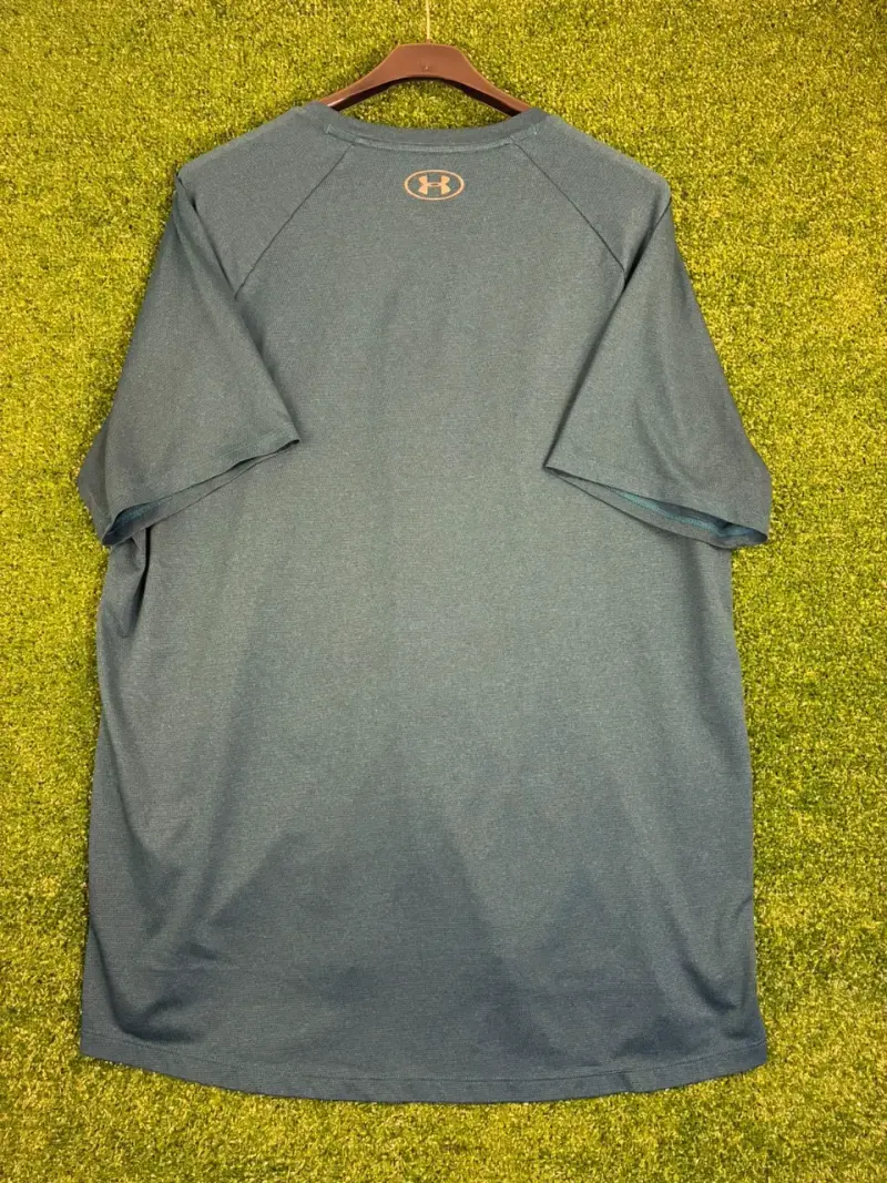 Polera deportiva azul Under Armour para hombre - 4