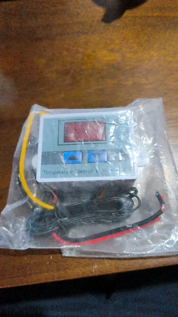 Controlador de Temperatura Digital XH-W1209 - 1