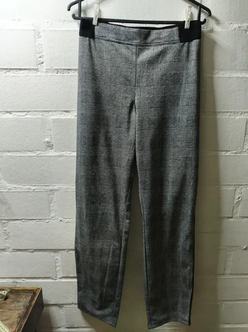 Pantalones de vestir a cuadros grises