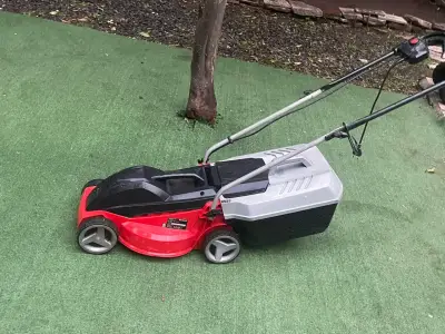 Cortacésped eléctrico Einhell rojo y negro - miniatura 4