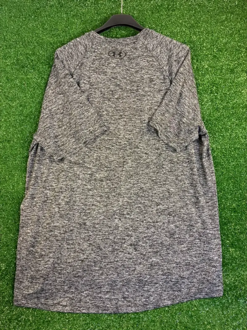 Polera deportiva gris Under Armour para hombre - 3