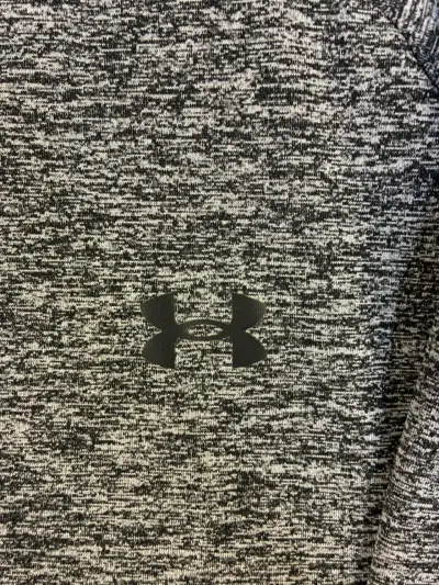 Polera deportiva gris Under Armour para hombre - miniatura 5