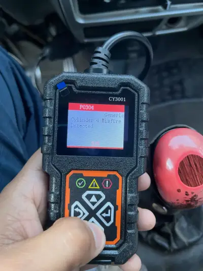 Escáner Automotriz OBD2 CY3001 Portátil - miniatura 3