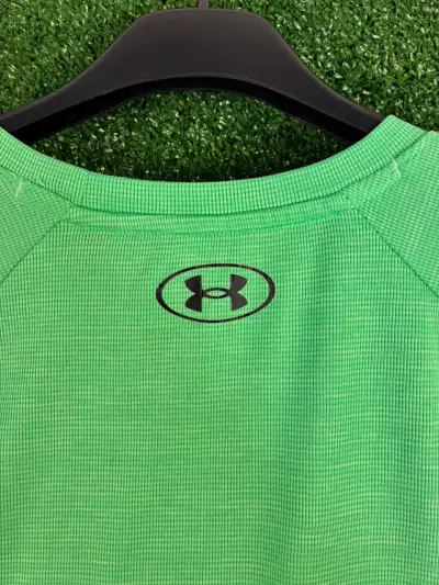 Polera Deportiva Verde Under Armour - miniatura 3