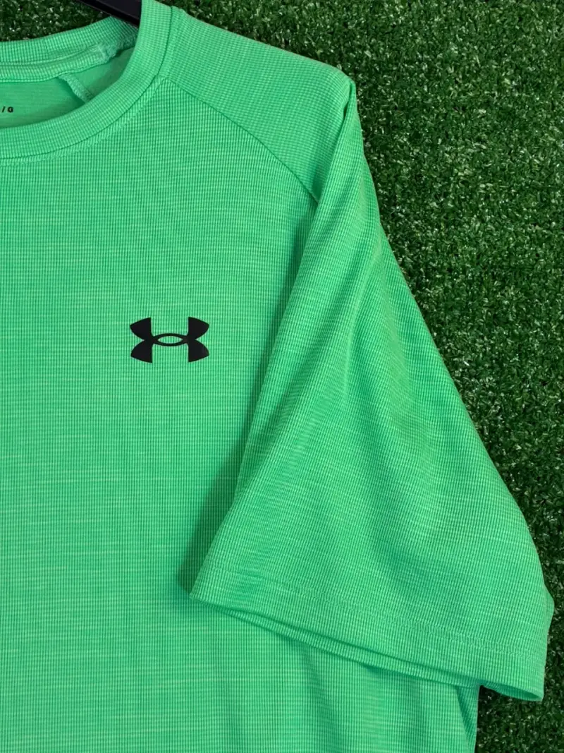 Polera Deportiva Verde Under Armour - 4
