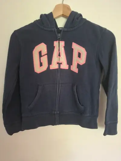 Polerón con capucha azul marino GAP Kids Talla M - miniatura 2