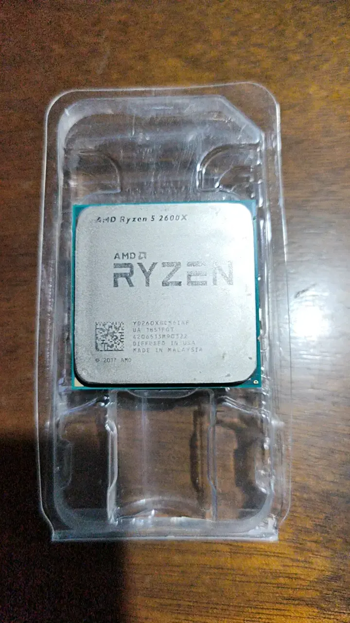 Procesador AMD Ryzen 5 2600X con ventilador - 1