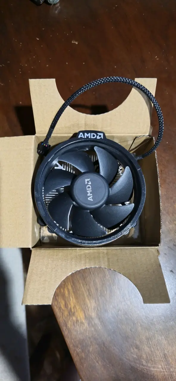 Procesador AMD Ryzen 5 2600X con ventilador - 3