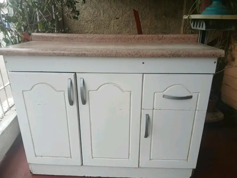 Mueble de cocina con cubierta de mármol sintético - 4
