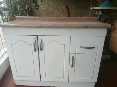 Mueble de cocina con cubierta de mármol sintético - miniatura 4