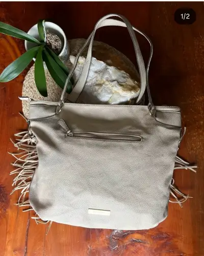 Cartera con flecos y bolsillo frontal - miniatura 1