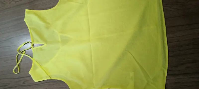 Blusa sin mangas amarilla - 4