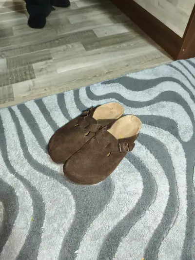 Zuecos birkenstock bosto gamuza marrón con hebilla - miniatura 4